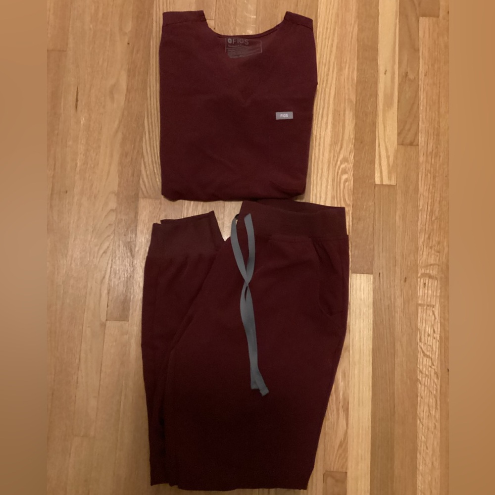 Figs Burgundy Women's Scrub Set